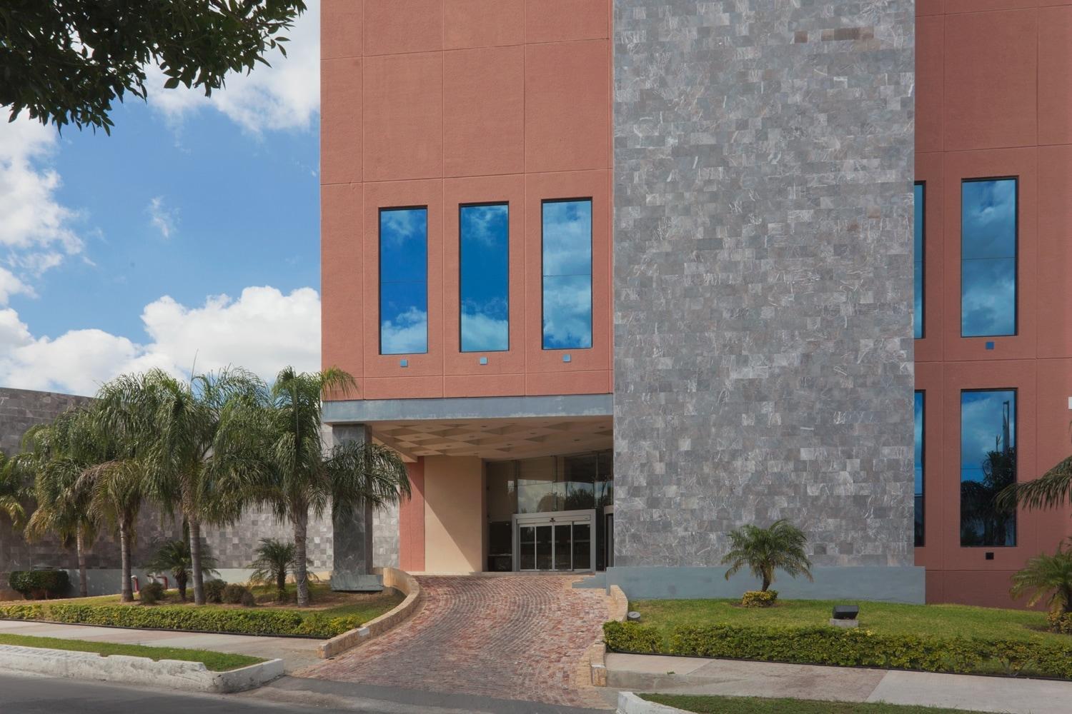 Best Western Plus Nuevo Laredo Inn & Suites Zewnętrze zdjęcie